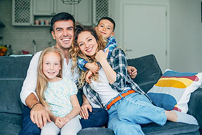 VON POLL IMMOBILIEN Luzern & Zug – Shop-Blog Hero Image– Lohnt es sich, einen Makler zu beauftragen