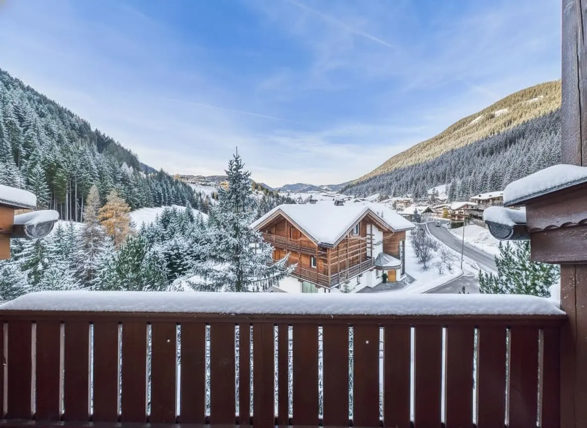 Imóvel no inverno – Vista externa em condições invernais