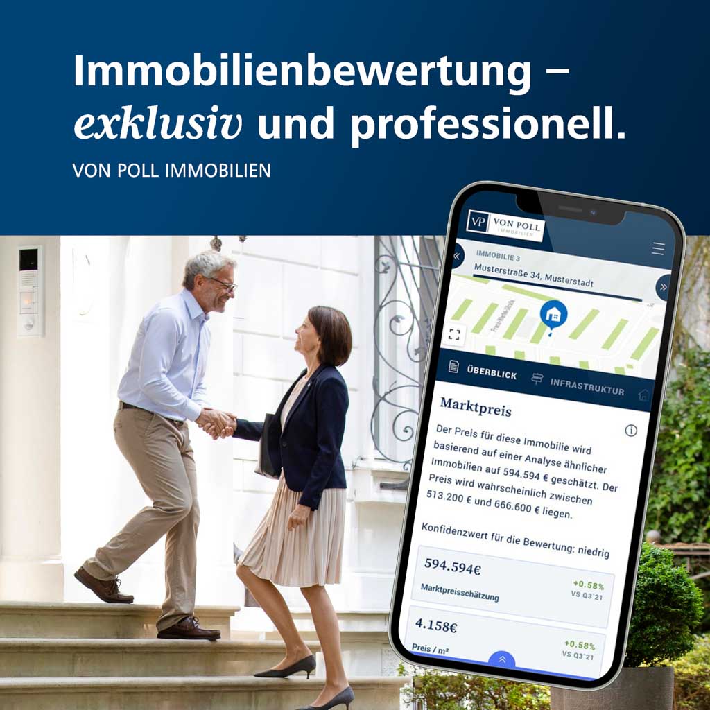 Flyer Immobilienbewertung: Eigentümer empfängt Maklerin