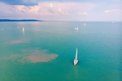 O mercado imobiliário paradisíaco na bacia ocidental do lago Balaton